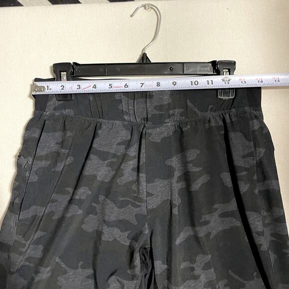 Lululemon Men's Camo Lined Athletic Training Shorts Black Gray  - Size M - Picture 8 of 9